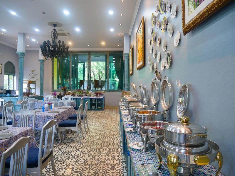 At Pingnakorn Huaykaew Hotel - Restoran