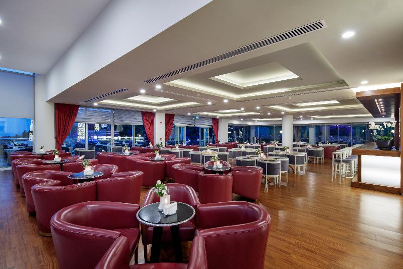 Pine Bay Holiday Resort - Bar