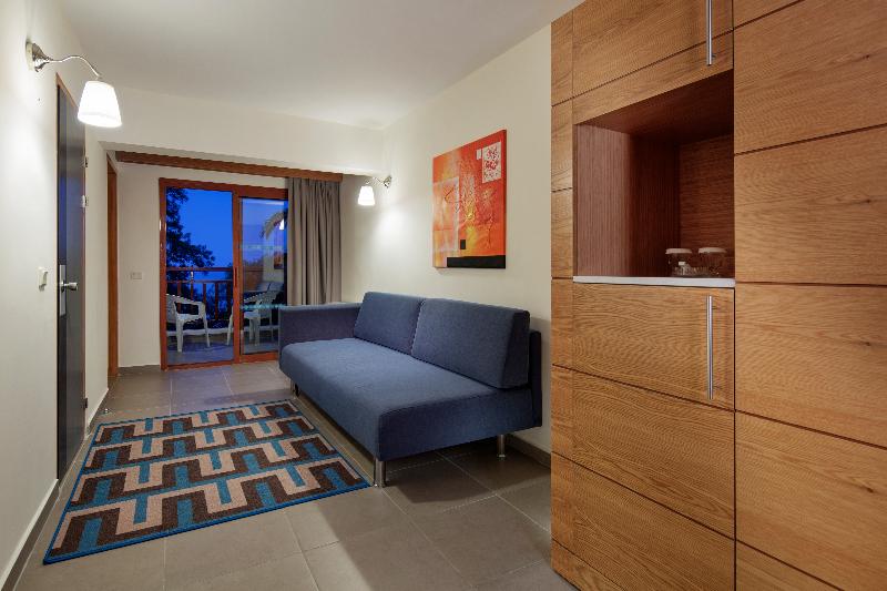 Pine Bay Holiday Resort - Oda