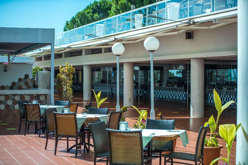 Pine Bay Holiday Resort - Restoran