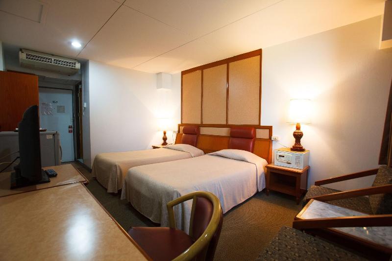 Nana Hotel Bangkok - Oda