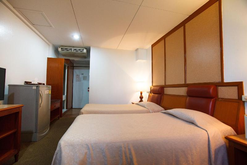 Nana Hotel Bangkok - Oda