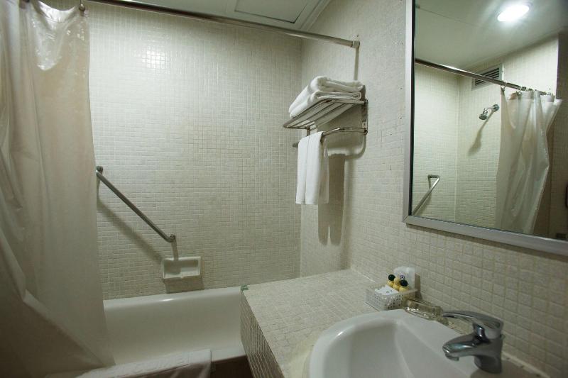 Nana Hotel Bangkok - Oda