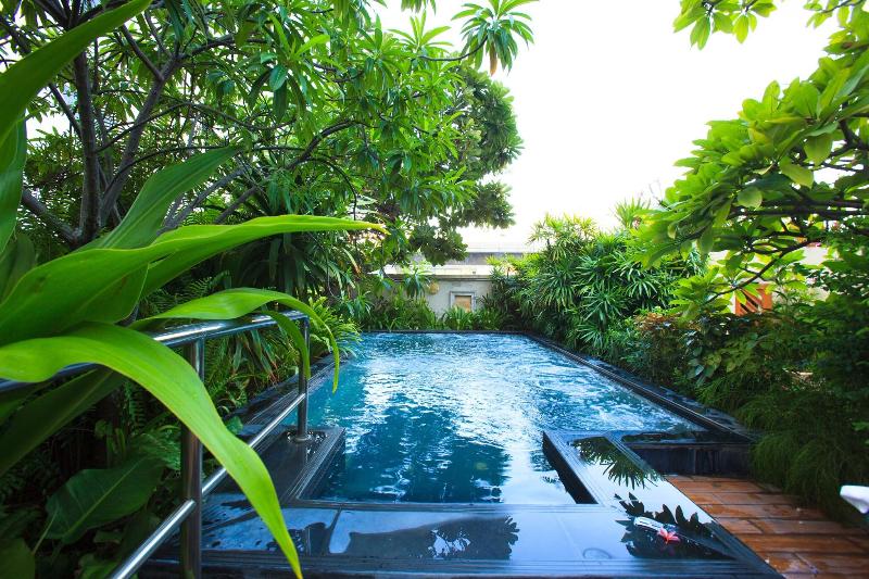 Nana Hotel Bangkok - Havuz