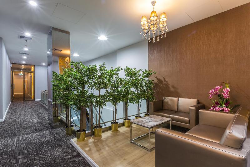 Leela Orchid Hotel - Lobi