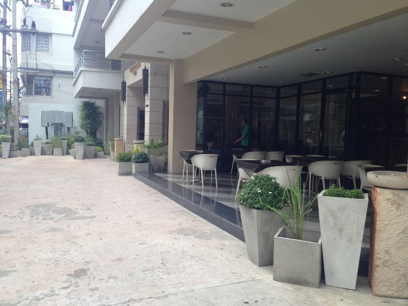 Sandy Spring Hotel - Genel