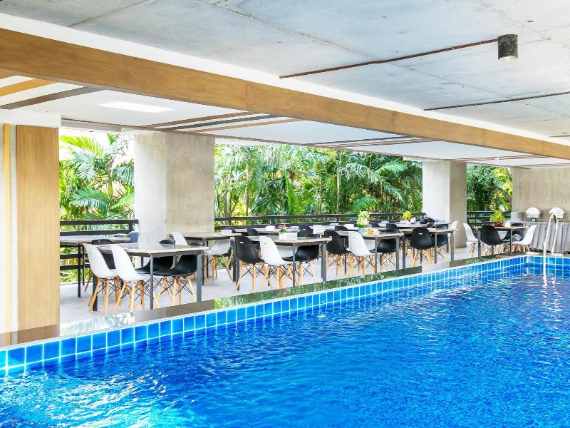 B2 Sea View Pattaya Hotel - Havuz