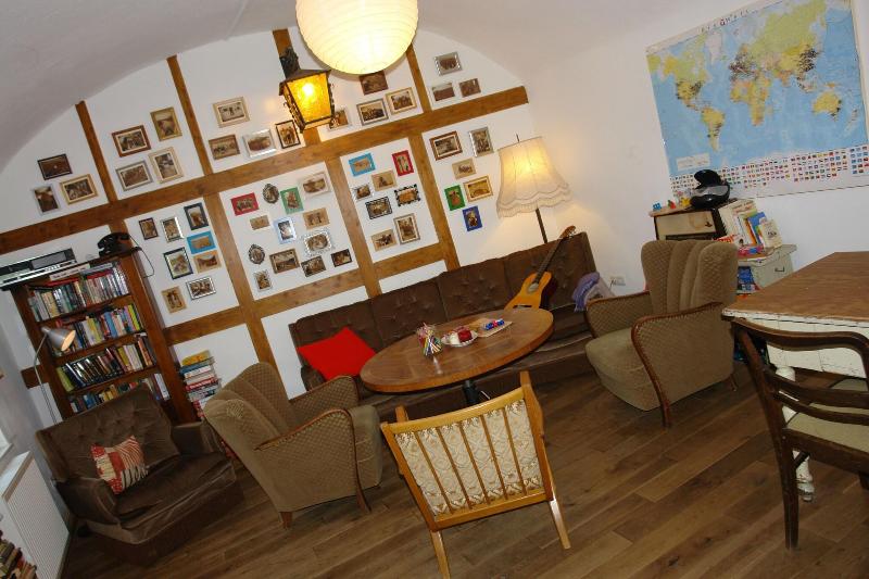 Lotte The Backpackers - Genel