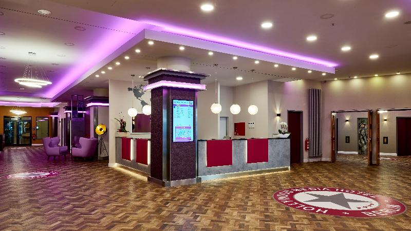 Hollywood Media Hotel - Lobi