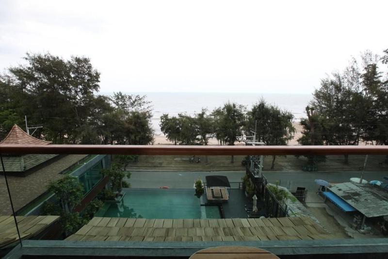 I Calm Resort - Genel