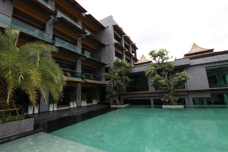 I Calm Resort - Genel