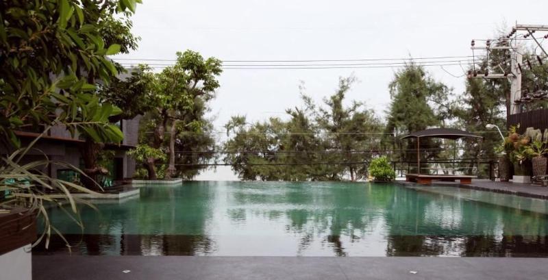 I Calm Resort - Havuz