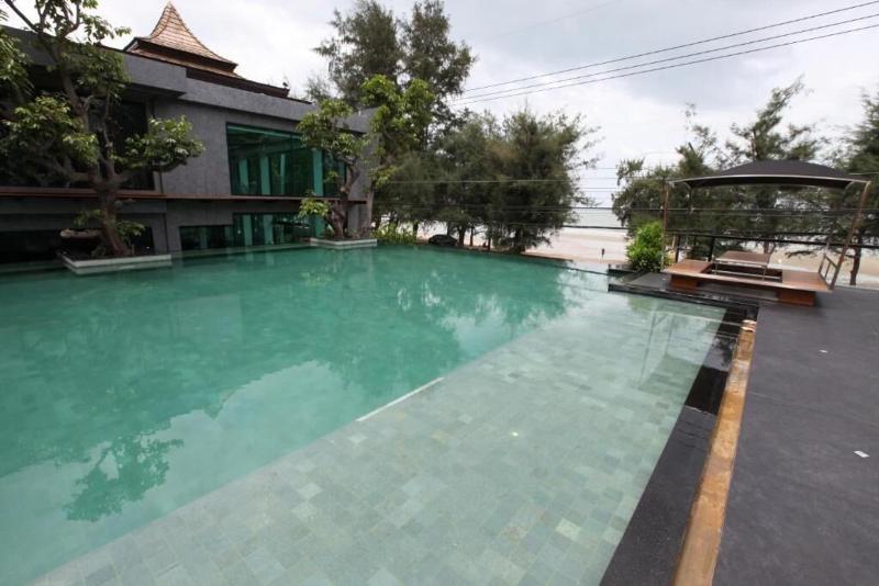 I Calm Resort - Havuz