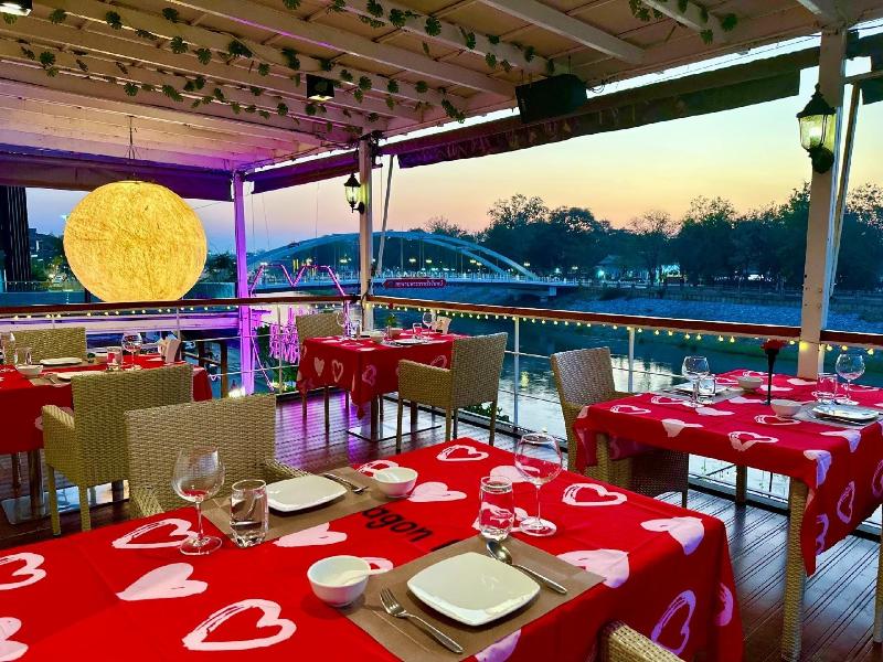 Dragon River Avenue Hotel - Restoran