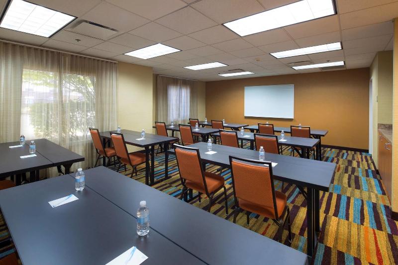 Fairfield Inn Suites Newark Liberty International - Toplantı