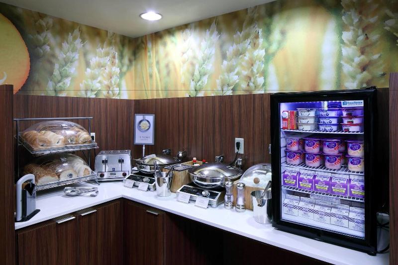 Fairfield Inn Suites Newark Liberty International - Restoran