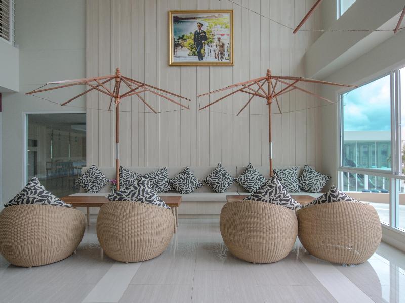 Prachuap Grand Hotel - Lobi
