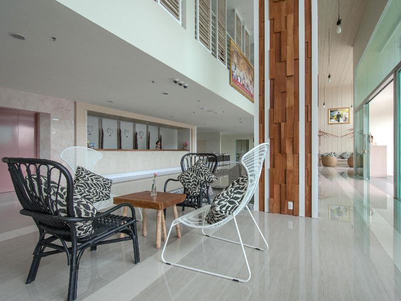 Prachuap Grand Hotel - Lobi