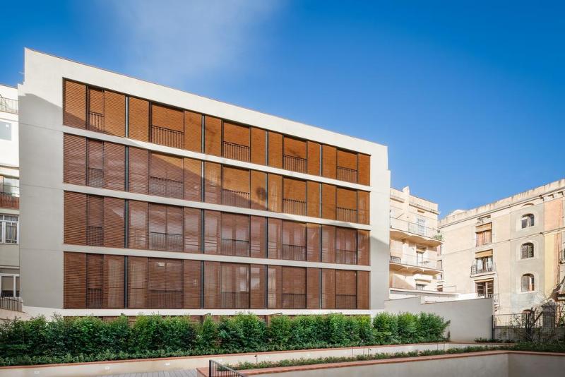 Raval House - Genel
