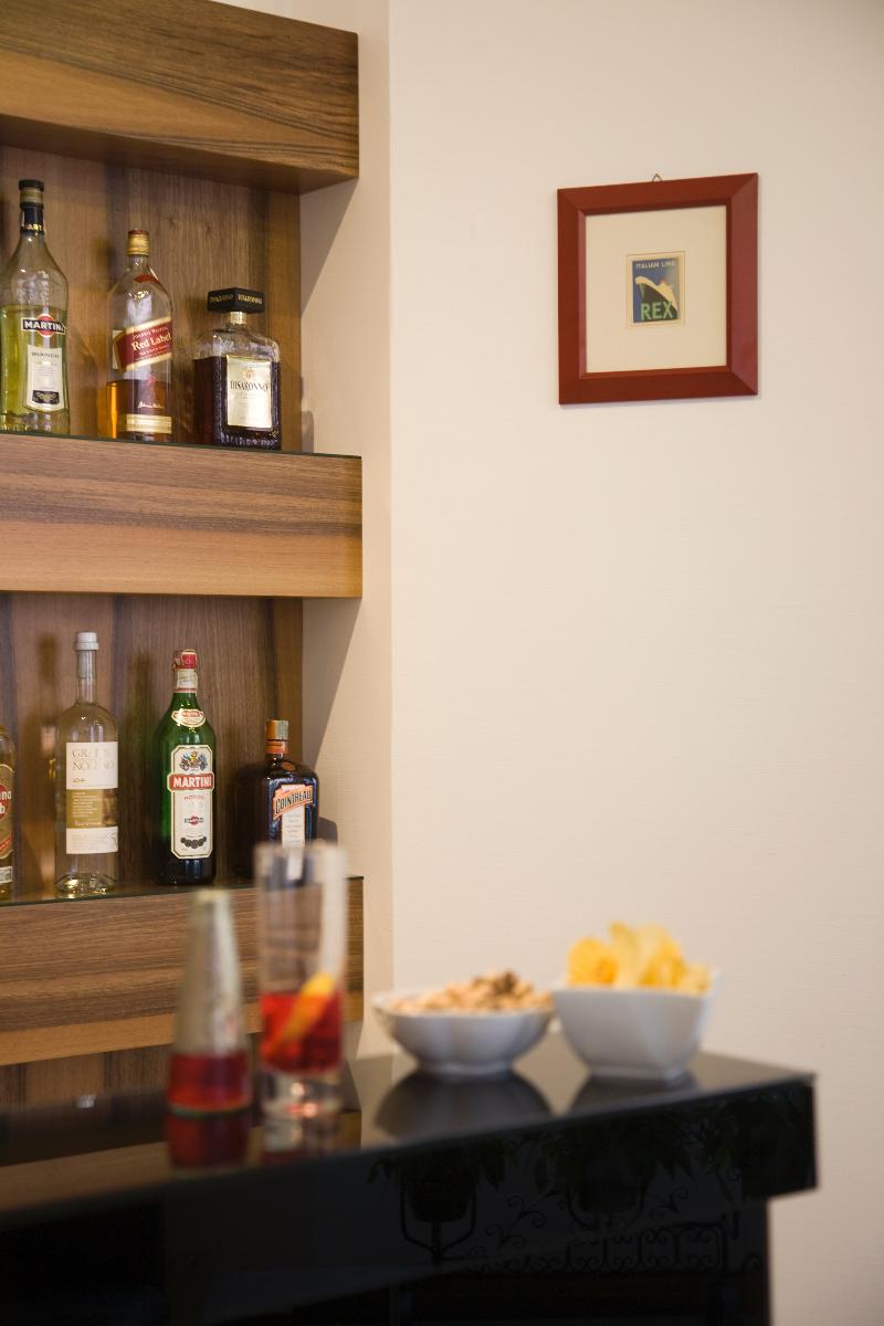 Rex - Bar