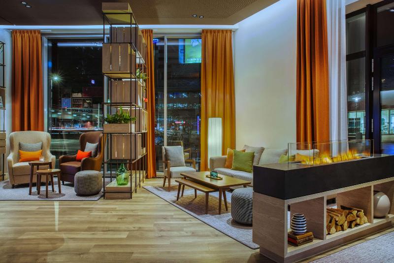 IntercityHotel Hannover Hauptbahnhof Ost - Lobi