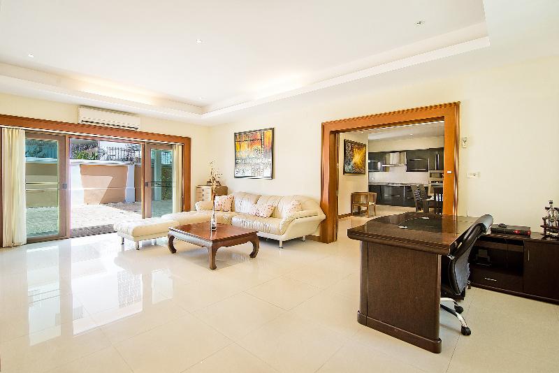 Tropicana Pool Villa - Oda