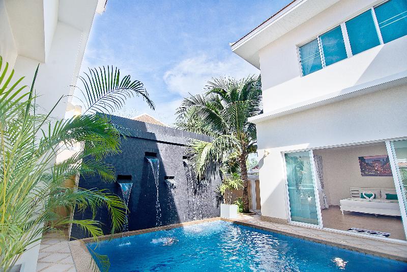 Tropicana Pool Villa - Oda