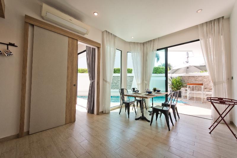 Tropicana Pool Villa - Oda