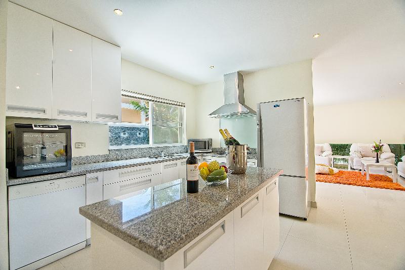 Tropicana Pool Villa - Oda