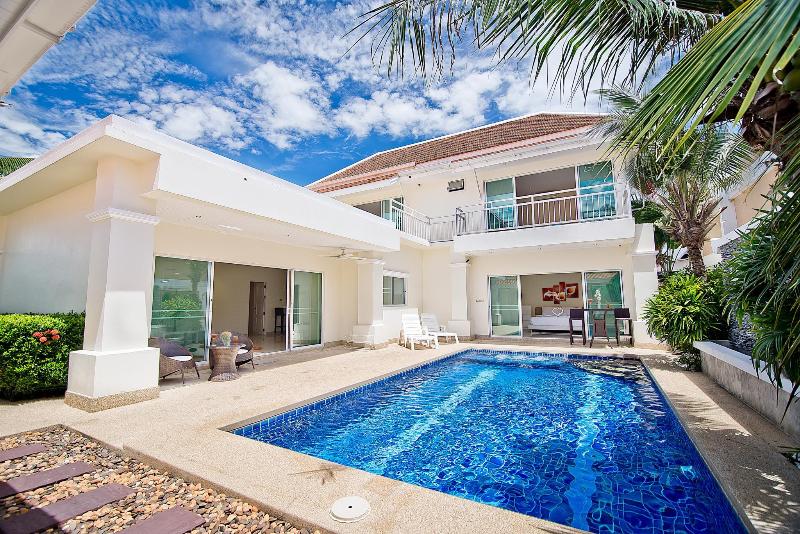 Tropicana Pool Villa - Plaj