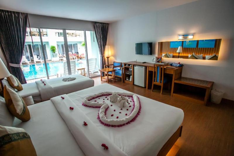 Phi Phi Harbour View Hotel - Oda