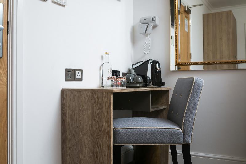Park Avenue J Hotel London - Oda