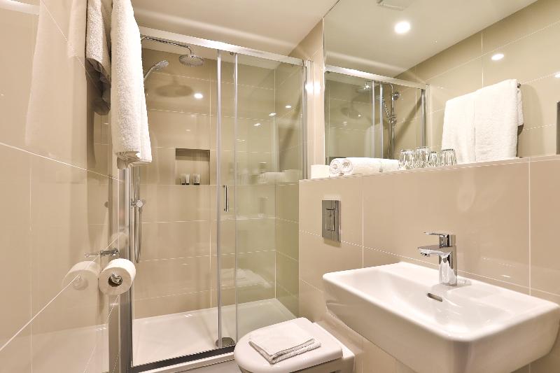 Park Avenue J Hotel London - Oda