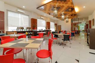 RedDoorz Plus near Pantai Losari fotoÄŸrafÄ±