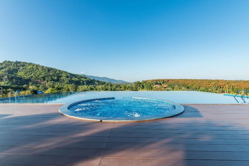 Chiang Rai Lake Hill Resort - Havuz