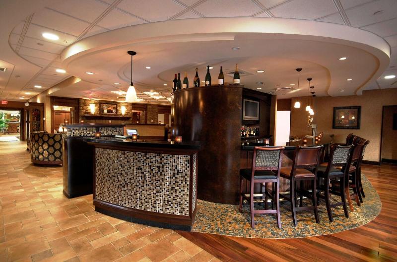 Clinton Inn Hotel Event Center - Bar