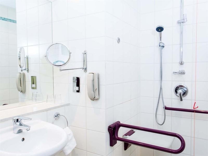 Radisson Blu Hotel London Stansted Airport - Genel