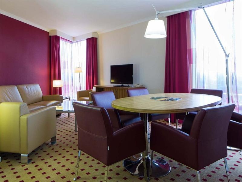 Radisson Blu Hotel London Stansted Airport - Genel