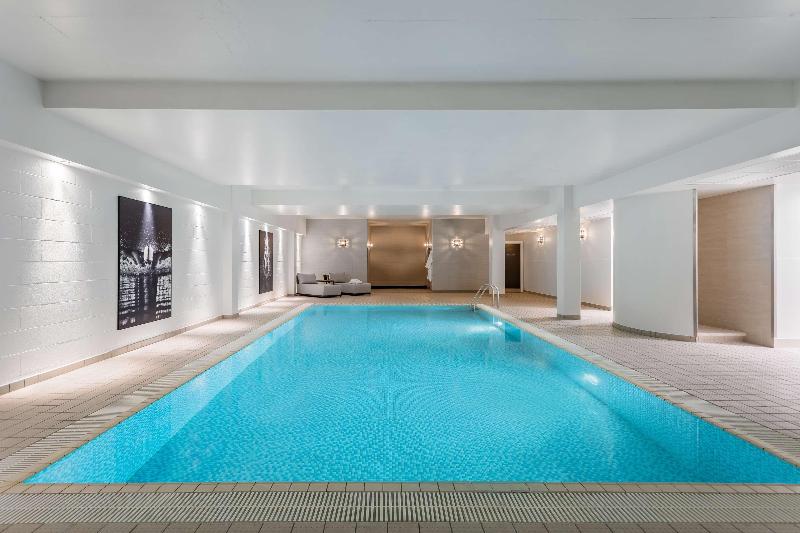 Radisson Blu Hotel London Stansted Airport - Havuz