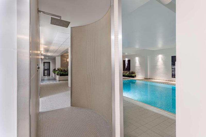 Radisson Blu Hotel London Stansted Airport - Havuz