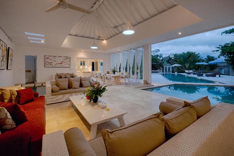 Kutus Kutus Canggu Villa - Oda