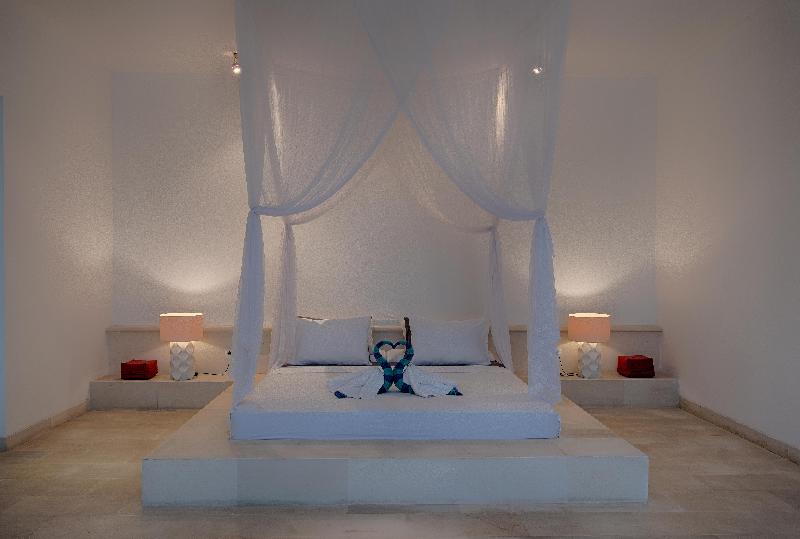 Kutus Kutus Canggu Villa - Oda