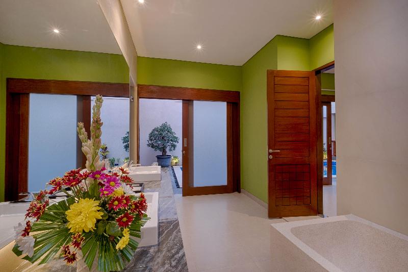 Kutus Kutus Canggu Villa - Oda