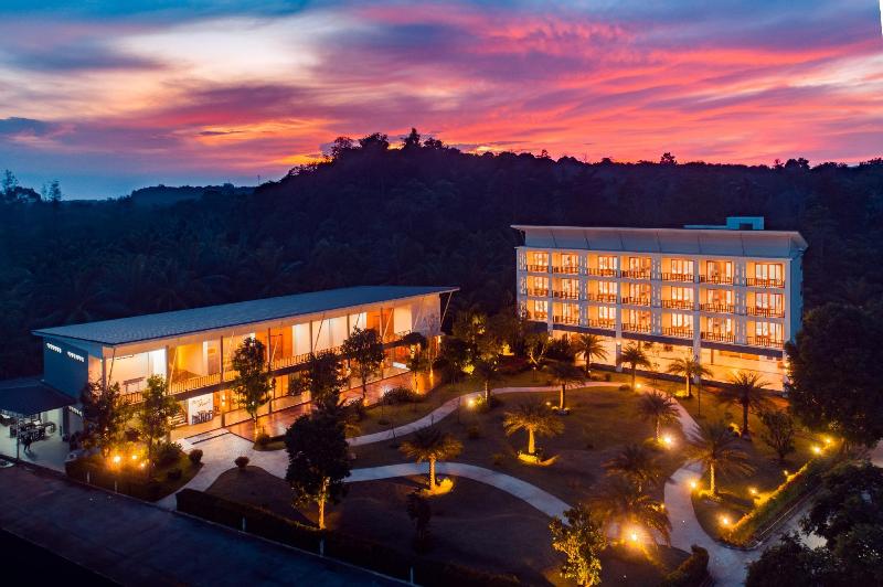 Nana Beach Hotel - Genel