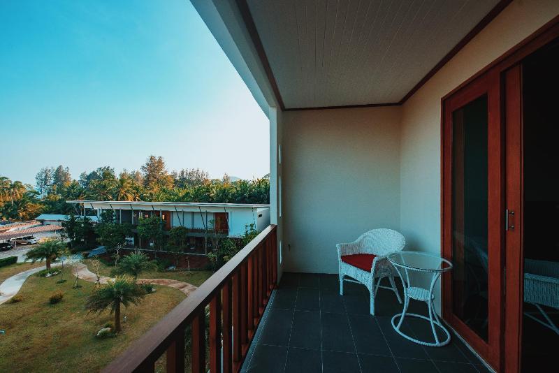 Nana Beach Hotel - Genel