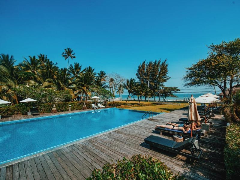 Nana Beach Hotel - Havuz