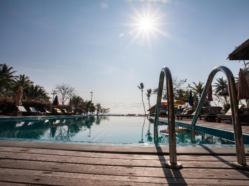 Nana Beach Hotel - Plaj