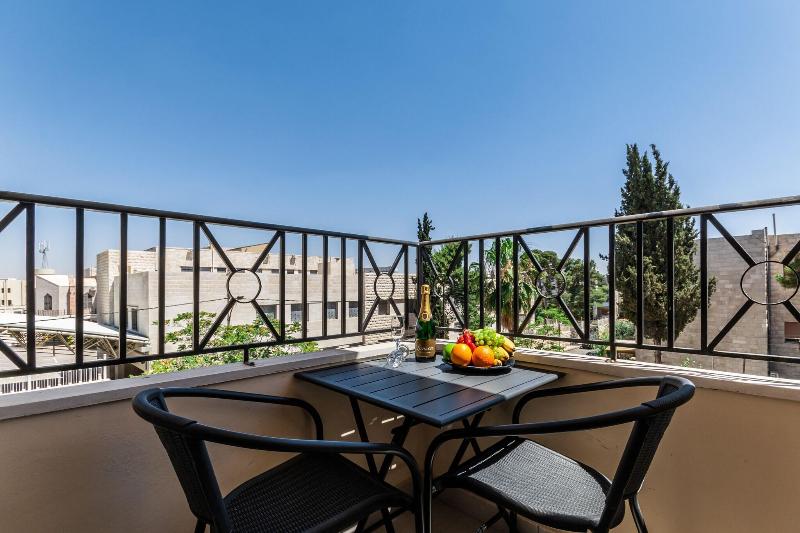 Canary Hotel - Genel