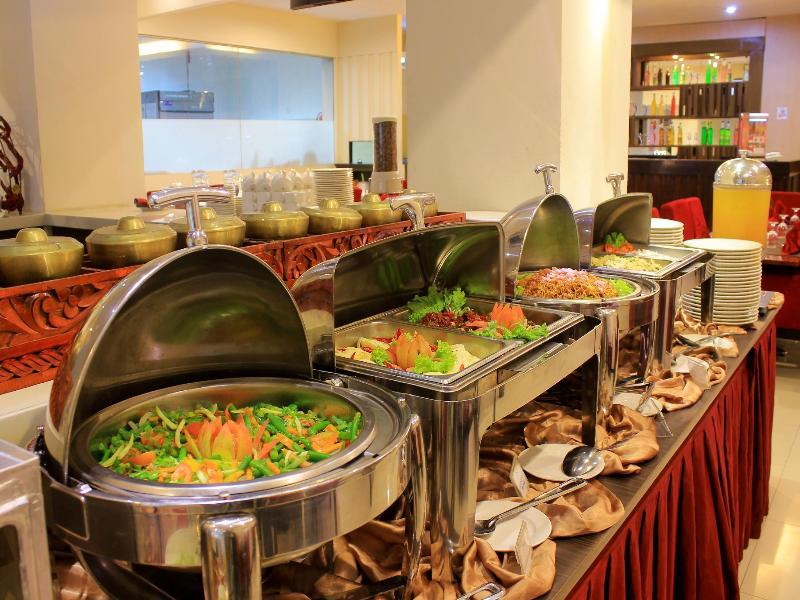Daima Hotel Padang - Restoran