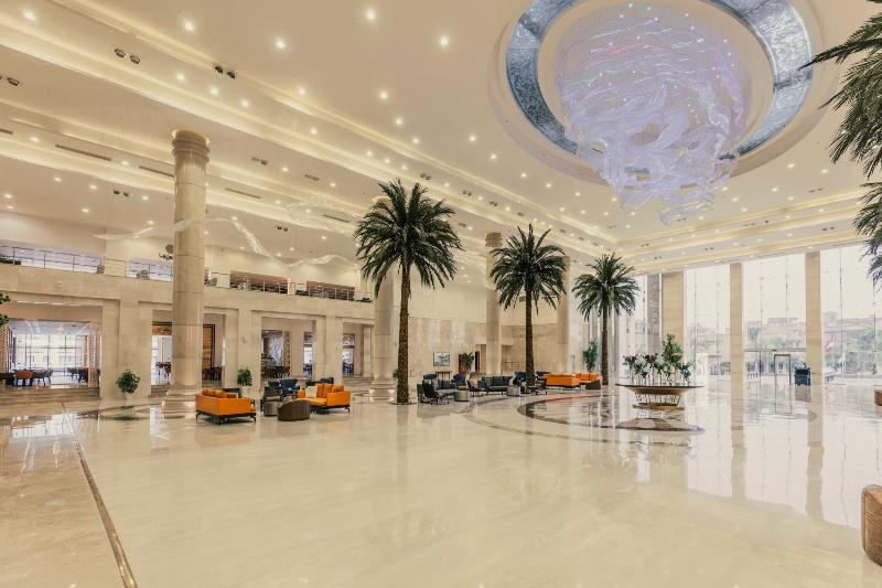 Triumph Luxury Hotel - Lobi